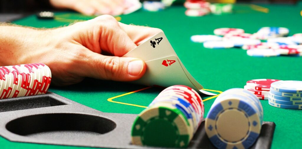 Khái quát về bài Poker cho người chơi mới